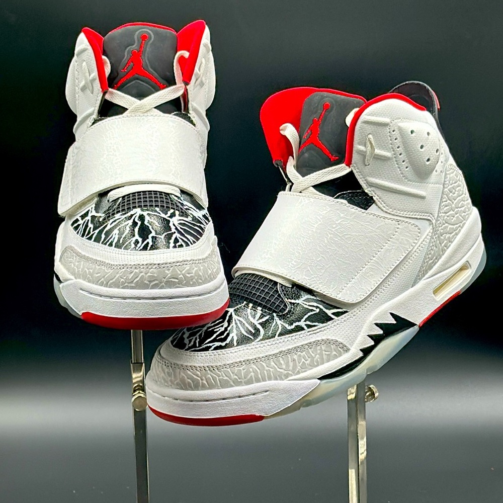 Jordan 5 retro “Son of Mars” customs🔥. Size 11. Mens. White/blk/red.